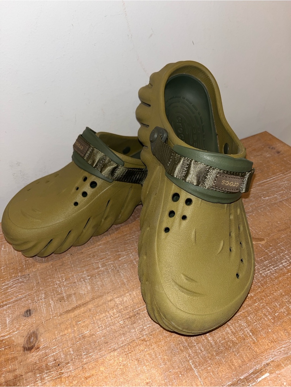Crocs Echo Clog Men Size 11 Desert Grass Great